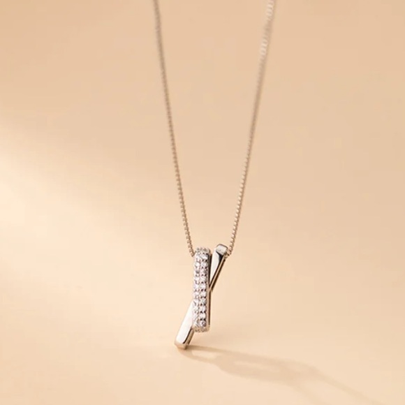 NEW Sterling Silver X Shape Necklace - Picture 4 of 4